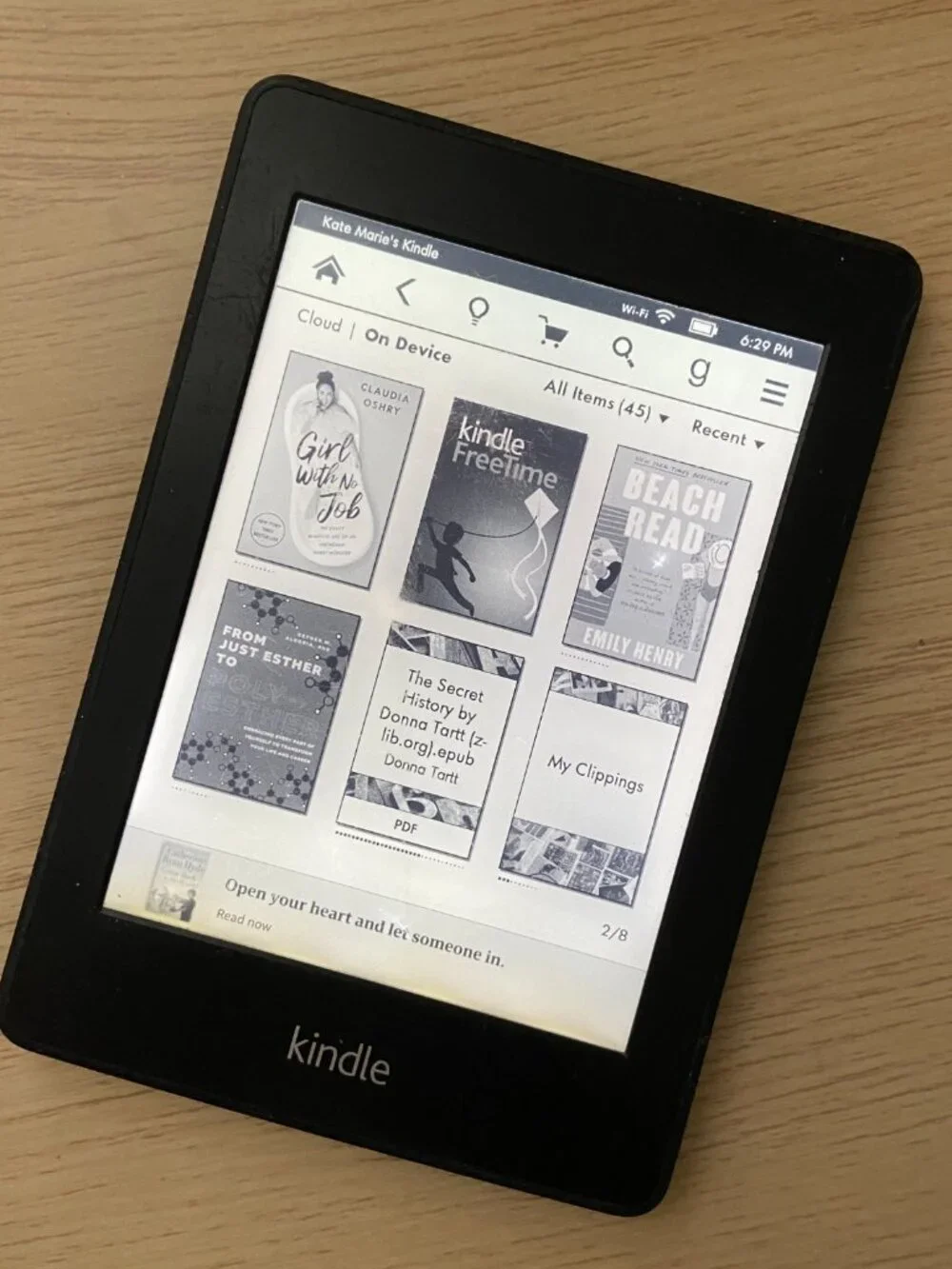 Amazon Kindle E-Reader with Charger – Tested & Working
